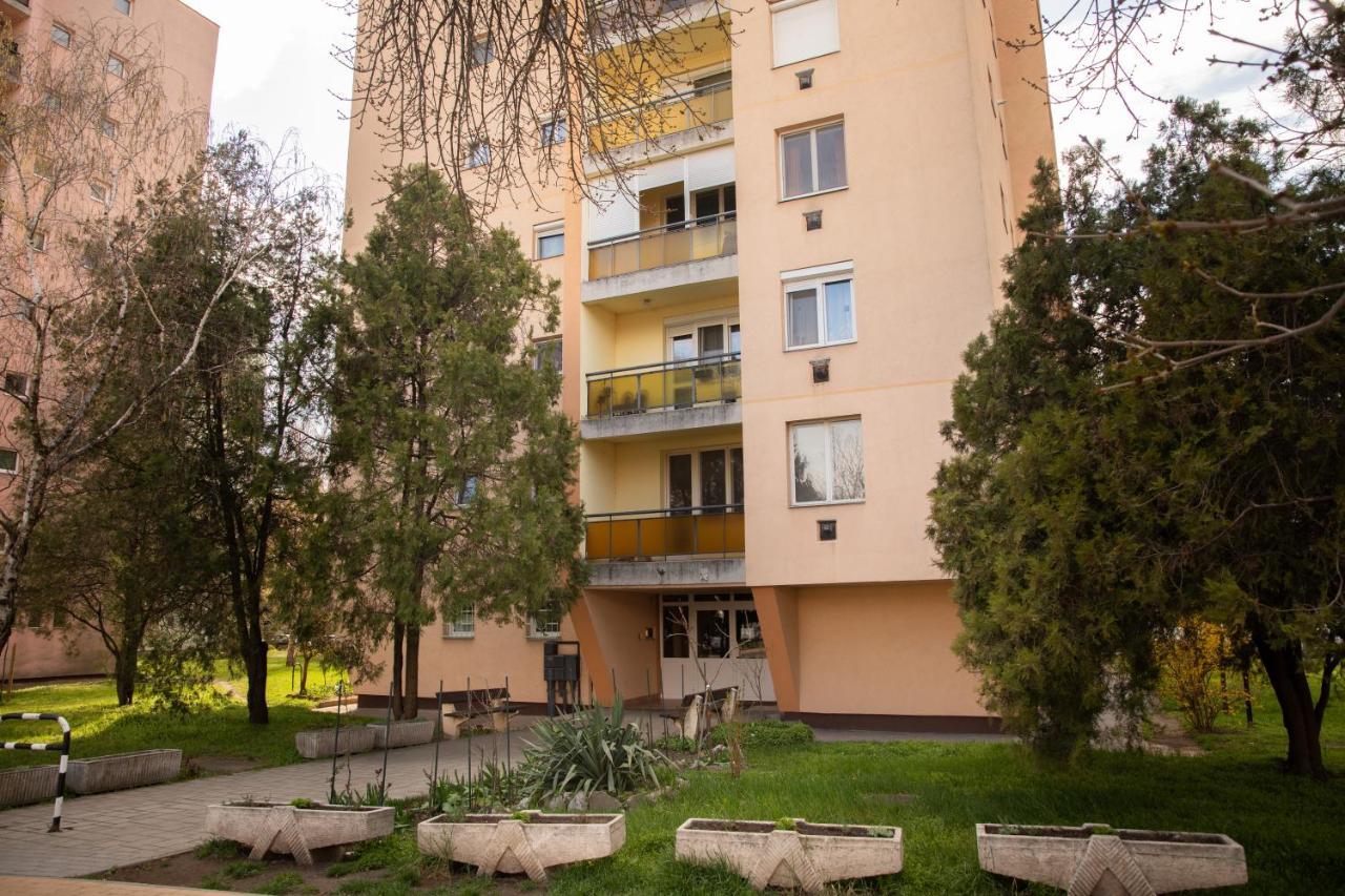 Firpo Apartman Eger Buitenkant foto