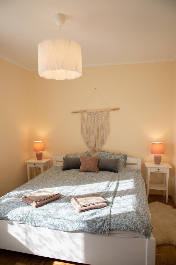 Firpo Apartman Eger Buitenkant foto