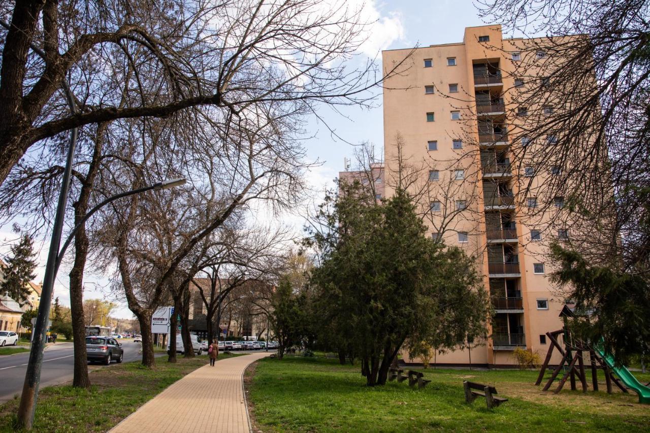 Firpo Apartman Eger Buitenkant foto